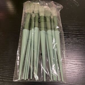 Makeup brush’s, from SHEIN, untouched